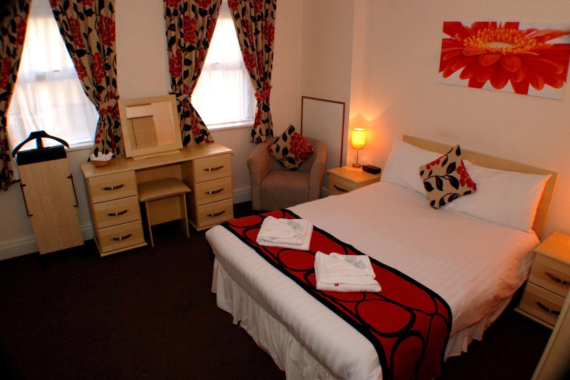 Mars Hotel Seaview Blackpool Esterno foto