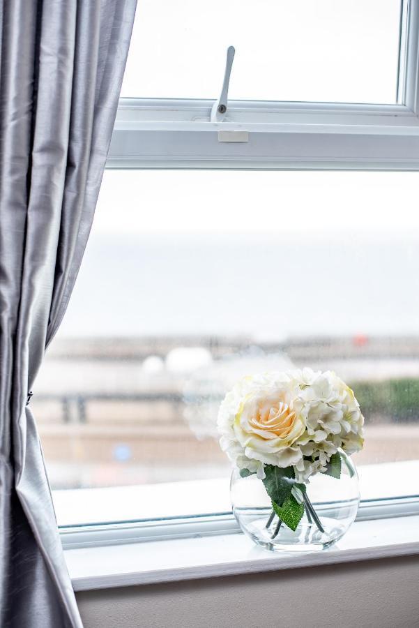 Mars Hotel Seaview Blackpool Esterno foto